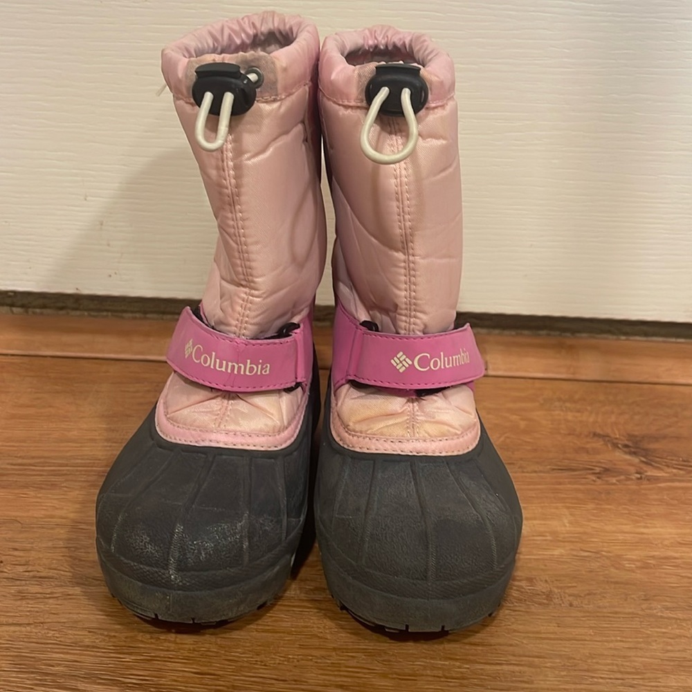 Columbia pink snow boots